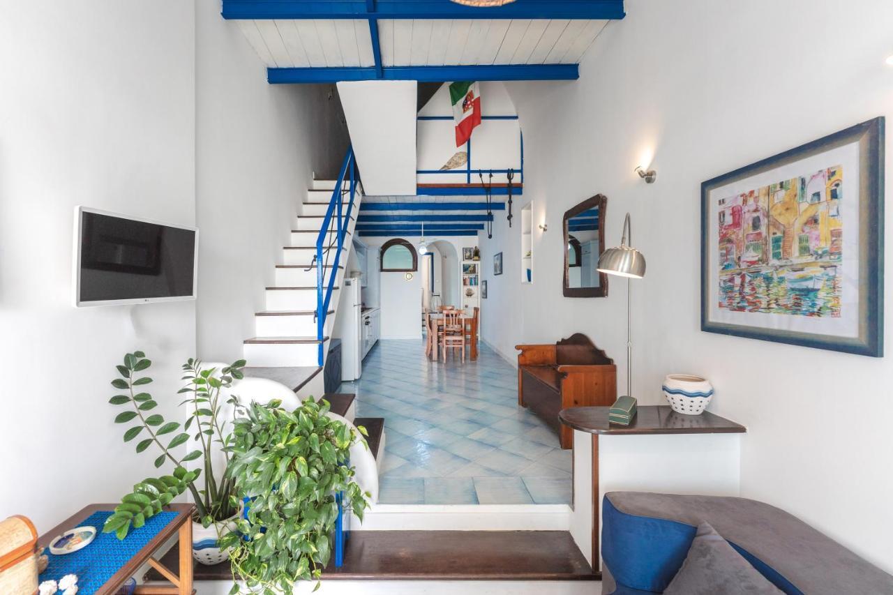 Casa Sottorar - Loft Open Space In Corricella Procida Bagian luar foto