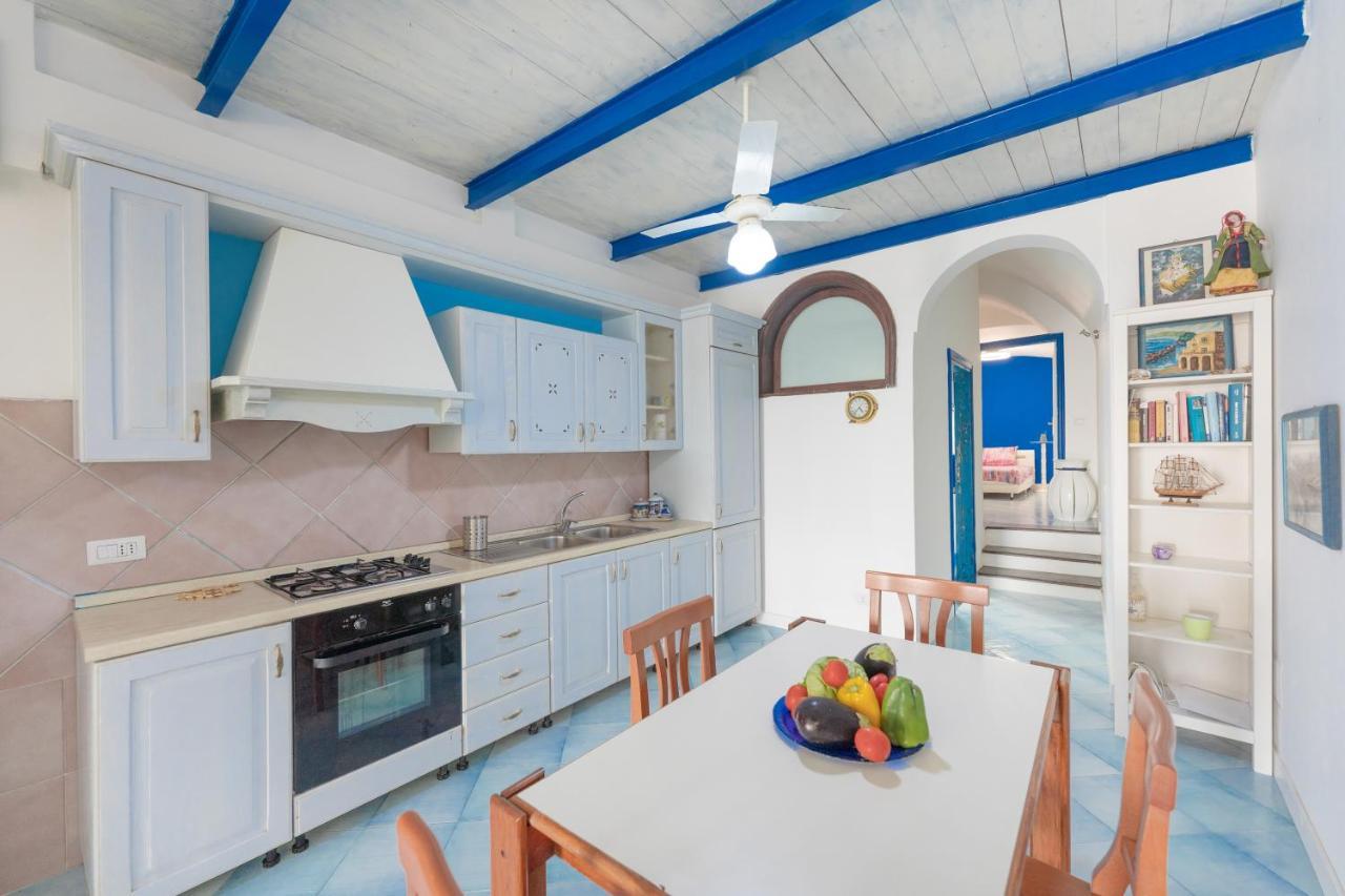 Casa Sottorar - Loft Open Space In Corricella Procida Bagian luar foto