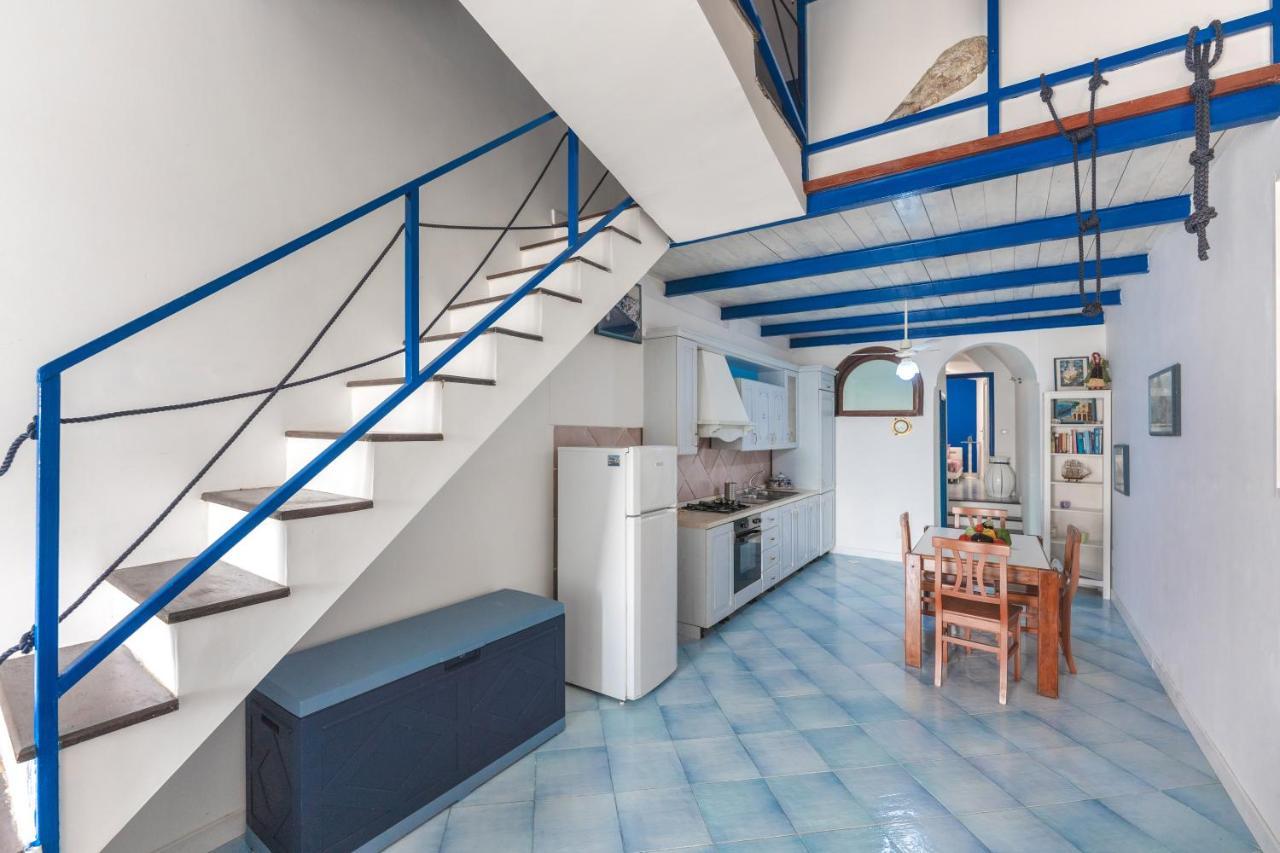 Casa Sottorar - Loft Open Space In Corricella Procida Bagian luar foto