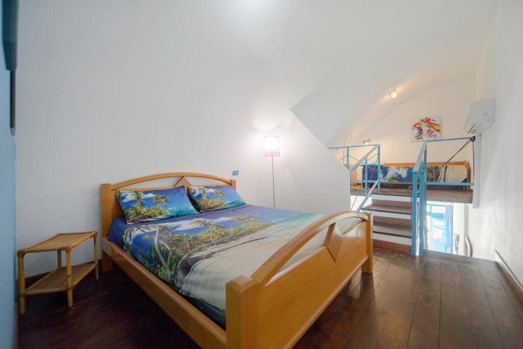 Casa Sottorar - Loft Open Space In Corricella Procida Bagian luar foto