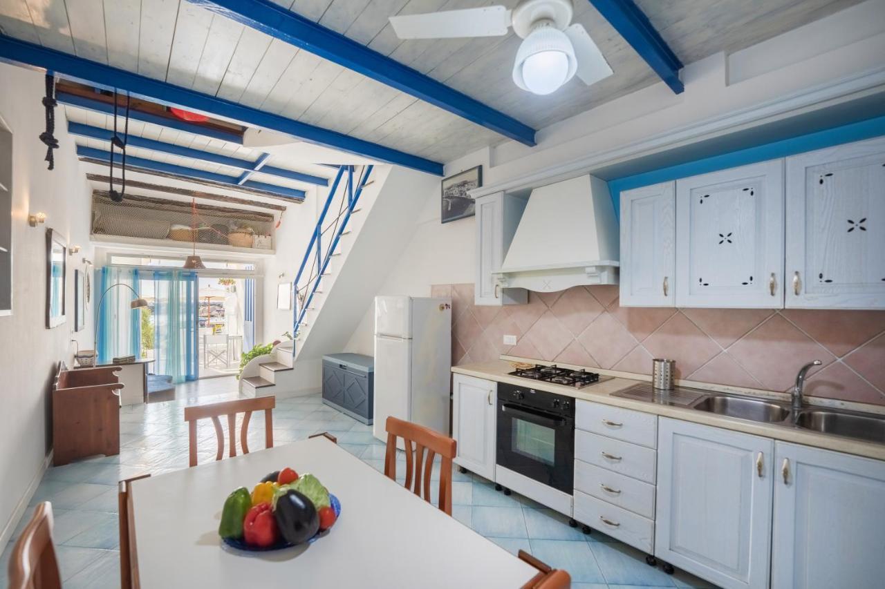Casa Sottorar - Loft Open Space In Corricella Procida Bagian luar foto