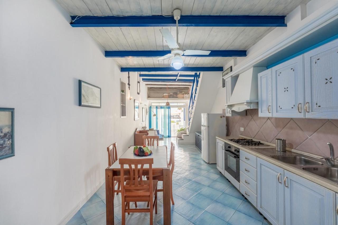 Casa Sottorar - Loft Open Space In Corricella Procida Bagian luar foto