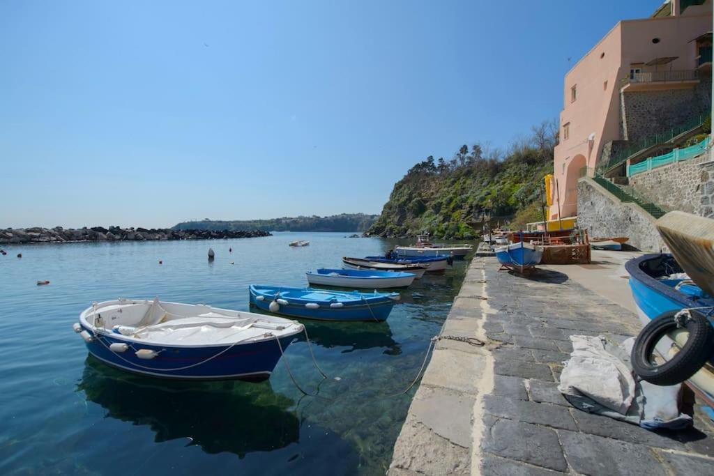 Casa Sottorar - Loft Open Space In Corricella Procida Bagian luar foto